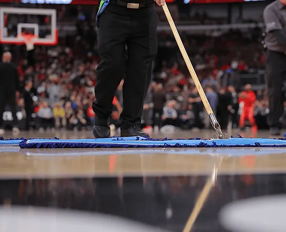 开云登录-从公牛vs热火延期说起：冷凝水为何能 “叫停” 顶级赛事？