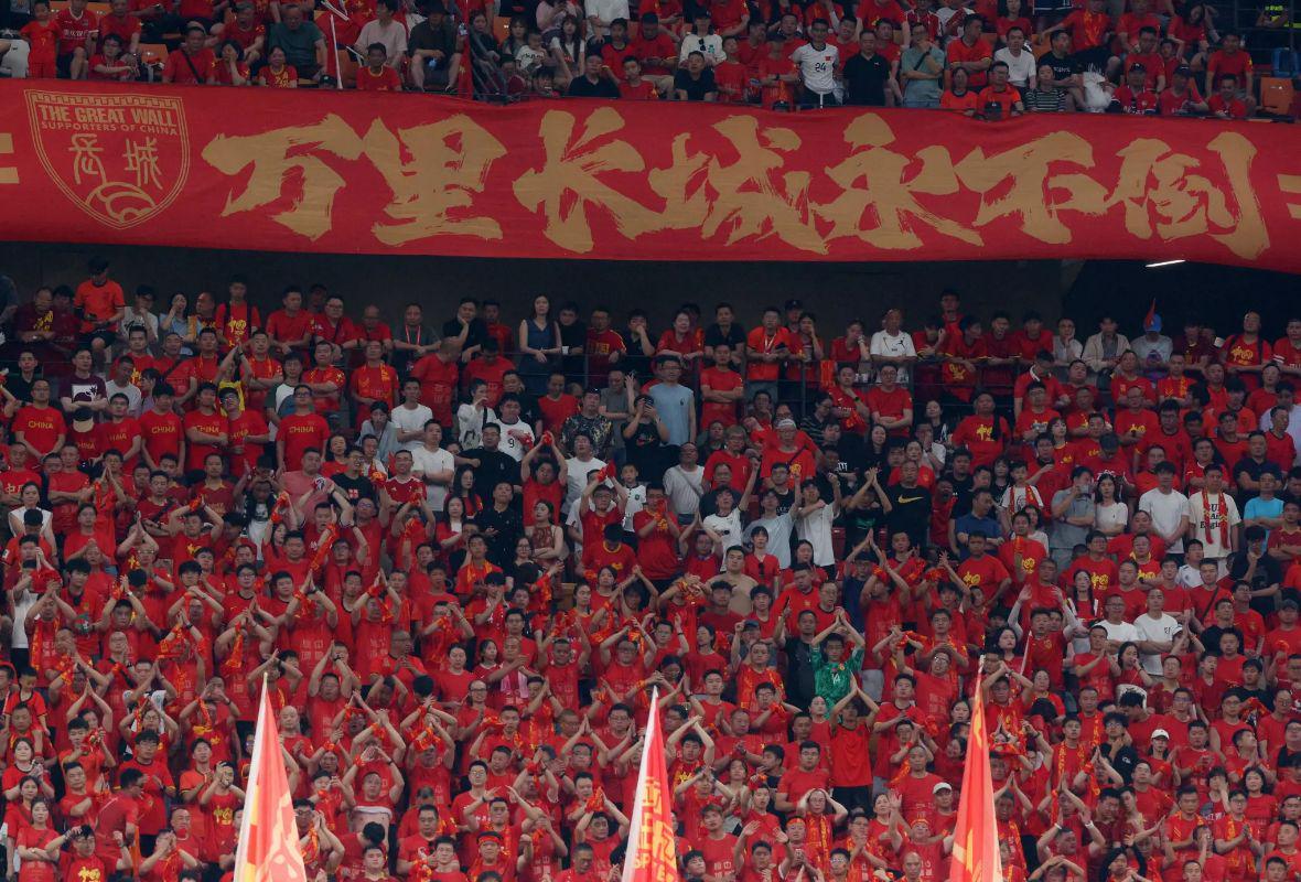 开云官网-将把关国足选帅！66岁克瑞斯抵京+决定国足4年命运 名记：纯混子