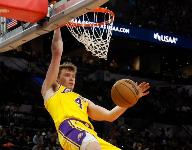 克内克特才是湖人第三球星？首发就发威止跌真香