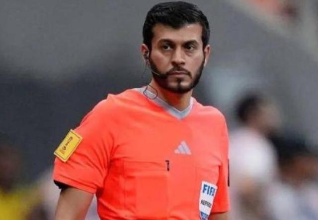 开云入口-阿联酋裁判组执法中印战 曾主吹中新战罚下李源一