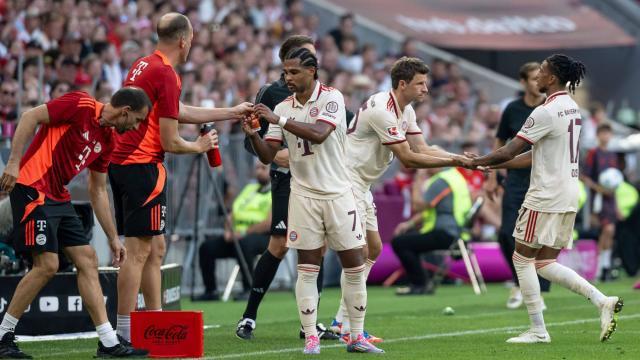 开云入口-穆勒的“纪录秀”和孔帕尼的“整活秀”，被裁判抢了戏