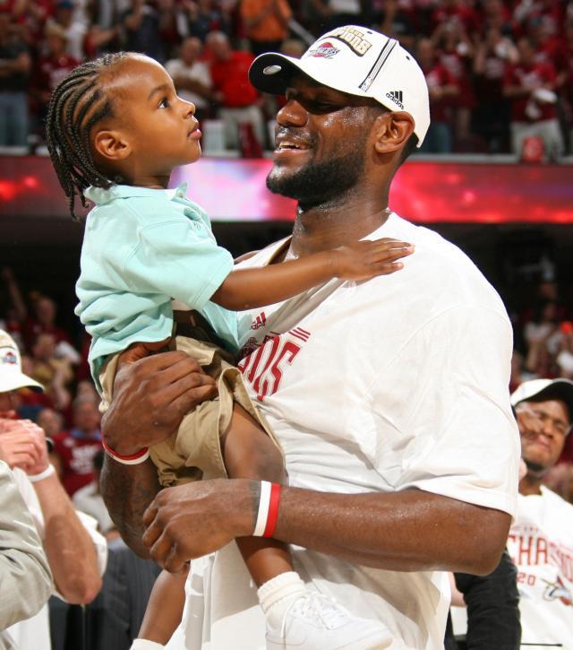 开云官网-无悬念！湖人55位选布朗尼 成就历史首对父子同队