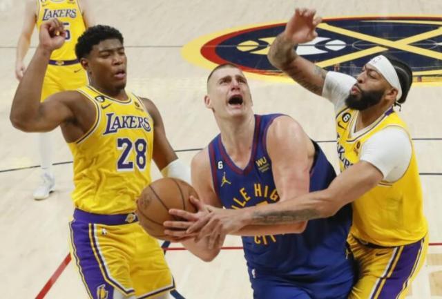 开云平台-变阵！曝湖人G2欲用八村垒首发 大杀阵围剿约基奇