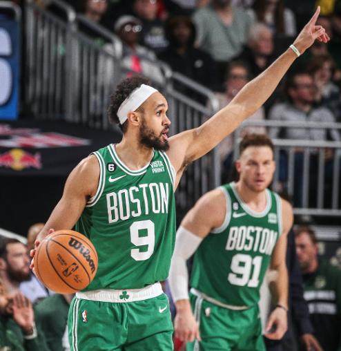 开云平台-赛季最热血一战！残阵绿军一度将雄鹿逼到悬崖边