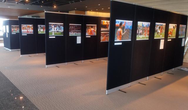 日本的读报氛围:球队升级成功 全城传阅纪念特刊