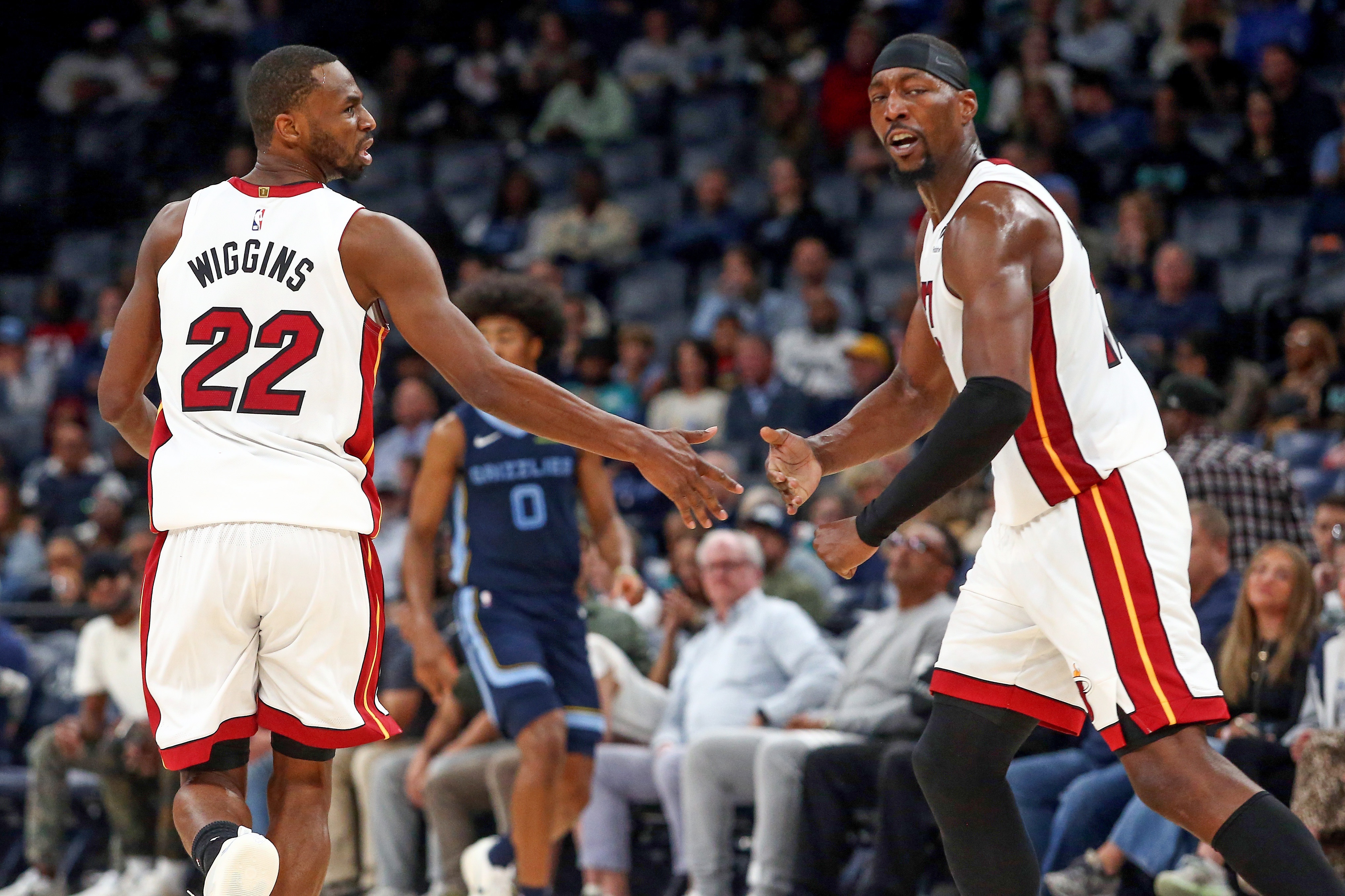 开云平台-经典团队胜利！热火10人进入轮换&amp;8人有得分入账 其中7人上双！