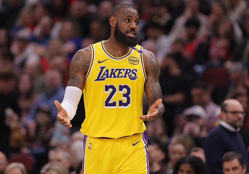 开云平台-詹姆斯缺阵，湖人仍连胜，里夫斯：我们不再只是双手一摊