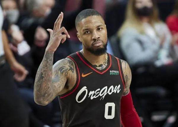 利拉德敞开心扉：入选75大很意外 我是队史最佳