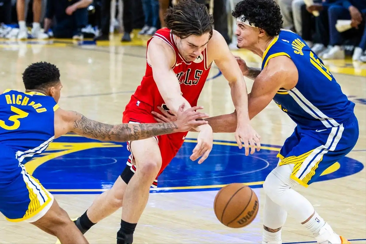 17+18！勇士输球仍有收获，替补小钢炮爆惊喜，3特质扮演乱战高手