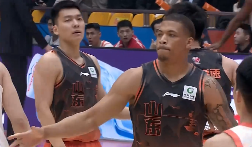 开云登录-CBA山东男篮逆转江苏，新外援首秀8分，珀赛尔37分陈林坚立功