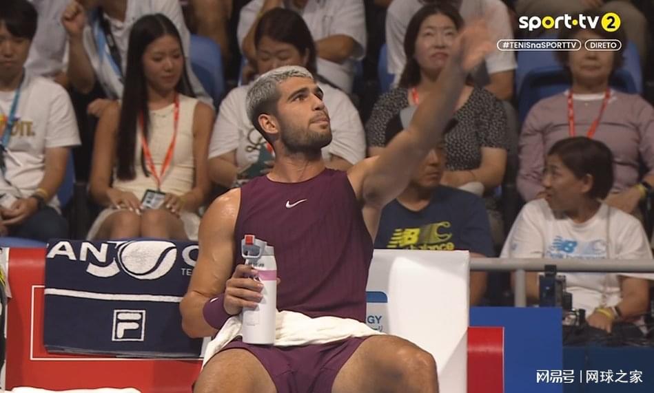 开云平台-阿卡怒批25秒计时痛斥裁判死守规则，莱巴金娜回应混双咸猪手事件