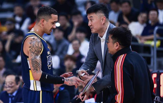 开云登录-广东输球暴露致命短板！两大水货锋线合计6中1，杜锋冲冠或成空谈