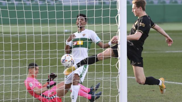 开云平台-疲惫巴萨客场5连胜，德容登贝莱已成球队新领袖