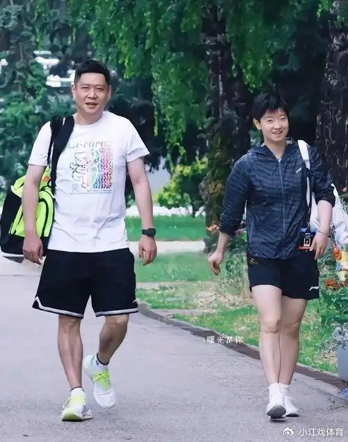 合作19个女单冠军，作为孙颖莎主管教练，邱贻可1年收入有多少？|体育局|国乒|奥运会|四川体育局|四川_新浪体育_新浪新闻